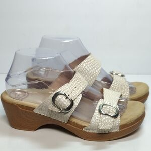 Dansko Sophie slip-on slides sandals womans size 9.5-10.  EU 40